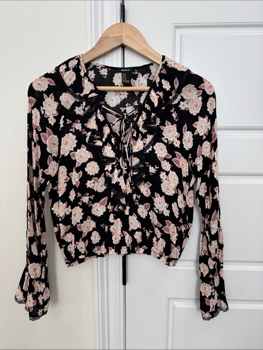 Forever 21 Black Floral Top Flowers Pink Peach Dress Blouse, size Medium